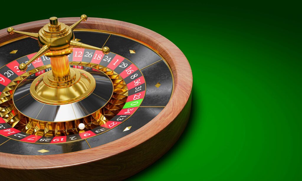 Die meisten Menschen haben zwar eine grobe Vorstellung vom Roulette, kennen aber oft nicht die genauen Spielregeln. Während das Rad und die Kugel allgemein bekannt sind, bleibt die Anzahl der tatsächlich gespielten Variationen oft unklar. Damit Sie bei Ihrem nächsten Besuch im Casino bestens vorbereitet sind, haben wir die drei beliebtesten klassischsten Roulette-Varianten für Sie zusammengefasst.